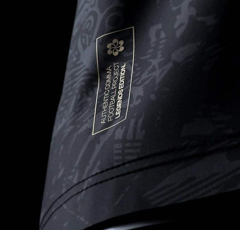 Camisa Portugal Edição Especial Cristiano Ronaldo - Comma Football Modelo Torcedor